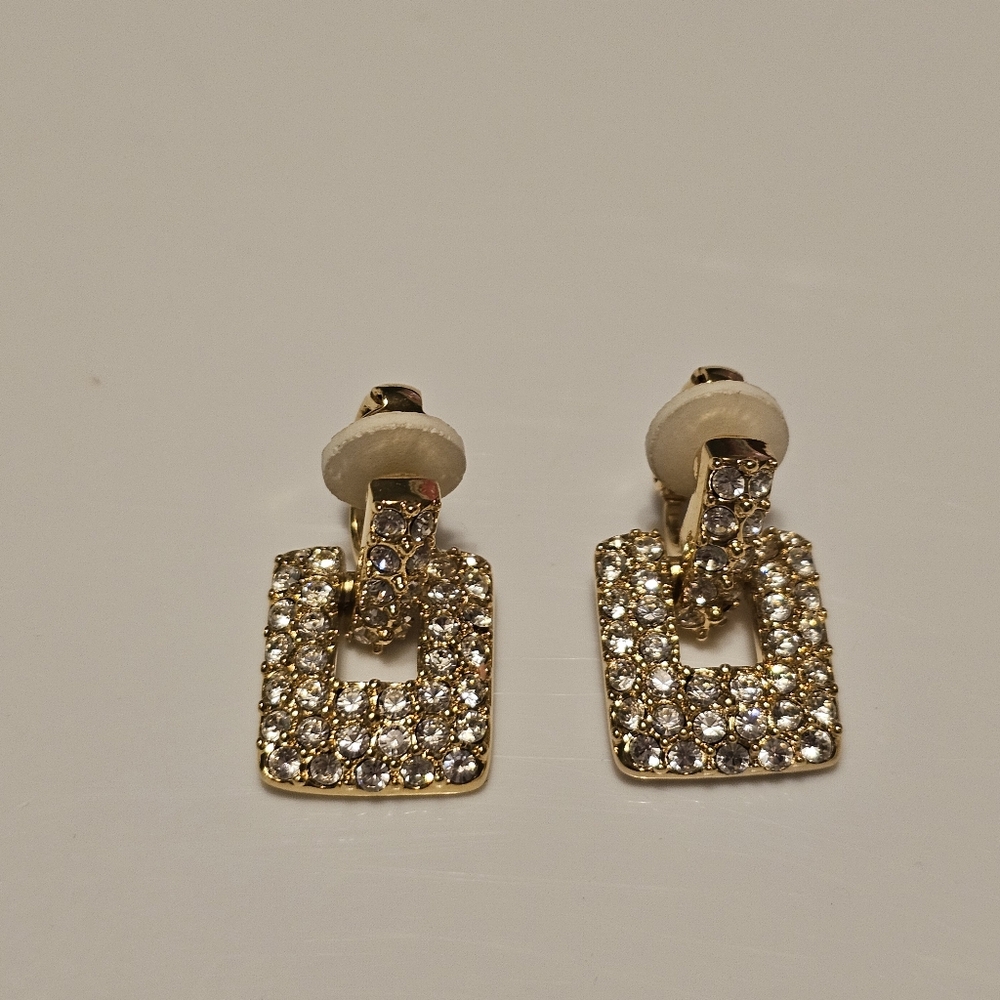 Vintage Swavorski Crystal Pave Gold Tone Costume Clip On Drop Earrings